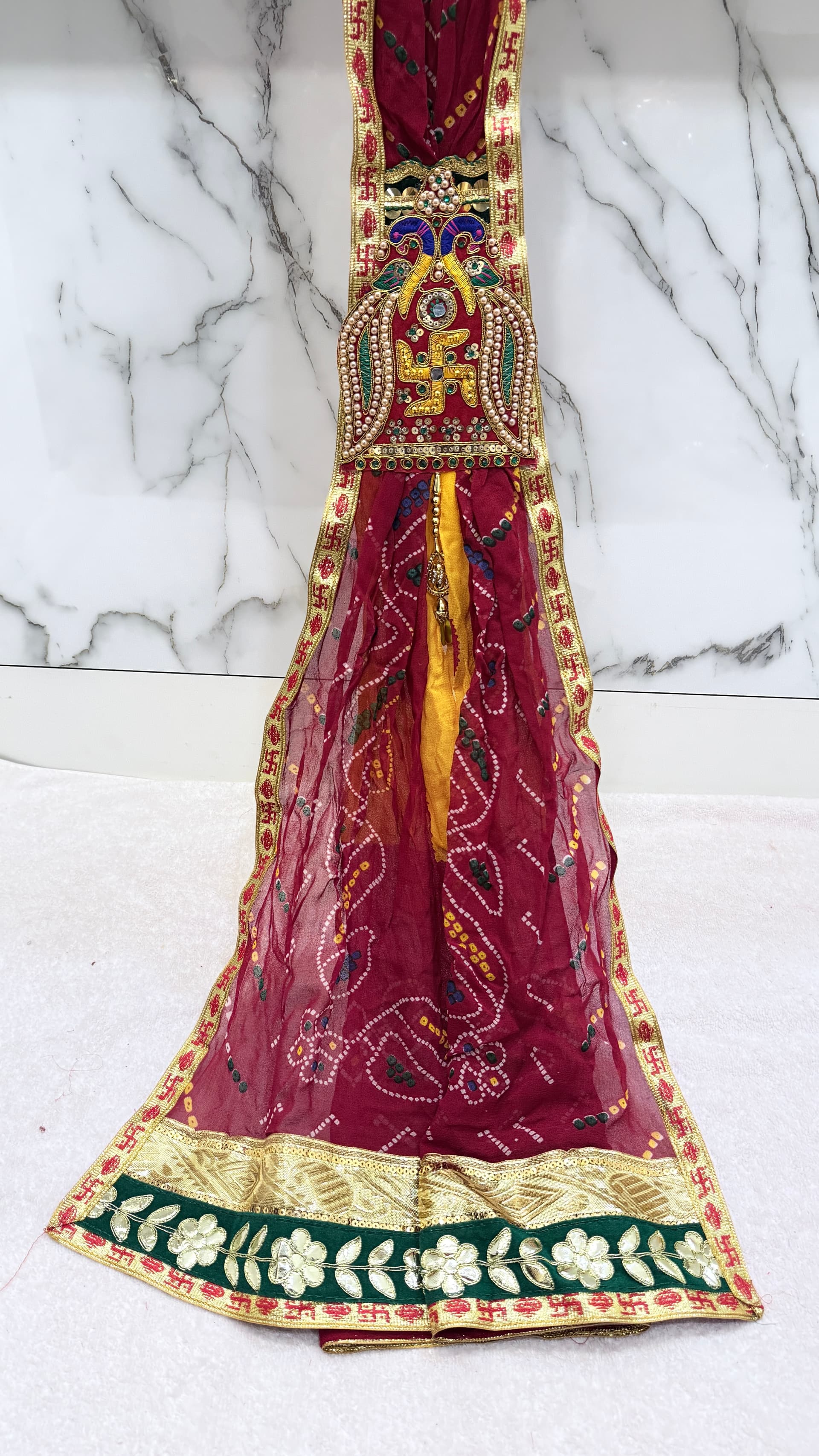 Georgette brooch Odana With Swastik Buta