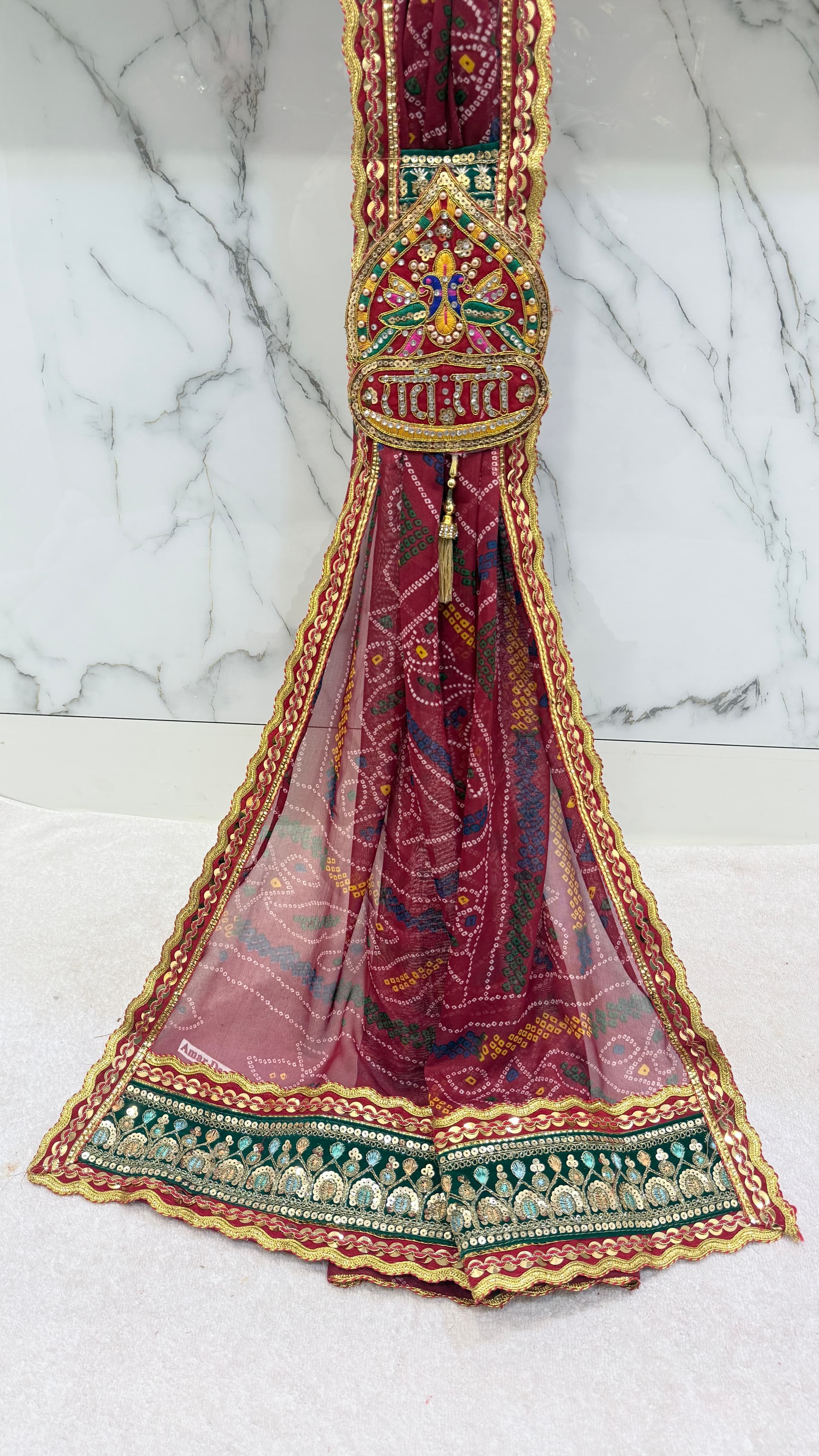 Renial  Brooch Odana with Radhe Radhe Buta