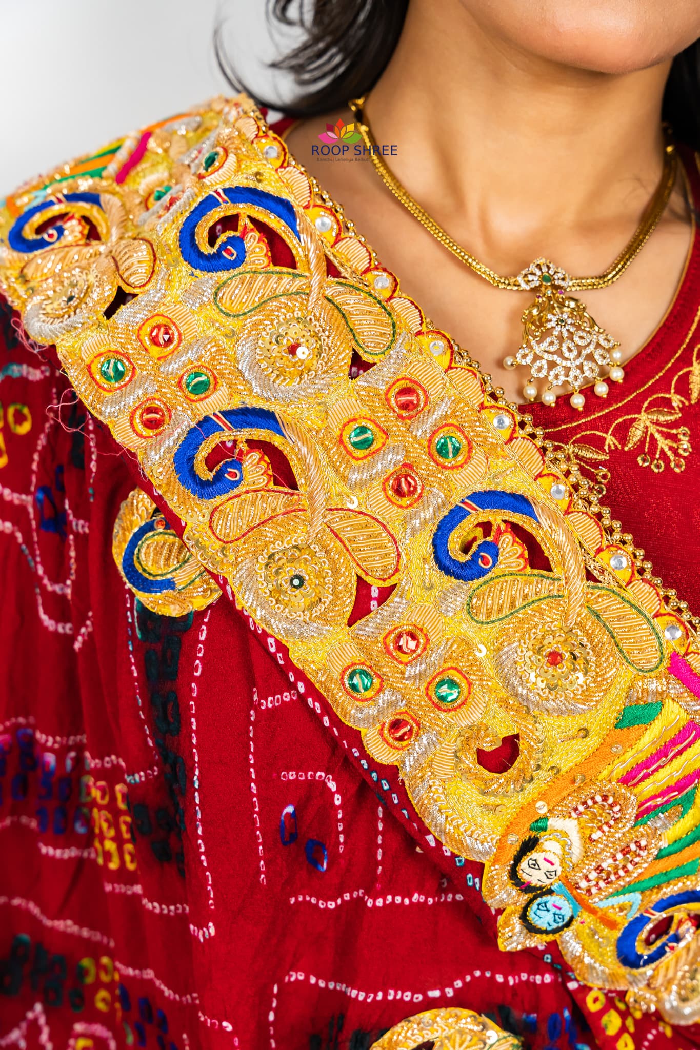 Do Paat Mandawa Bandhej Chunri