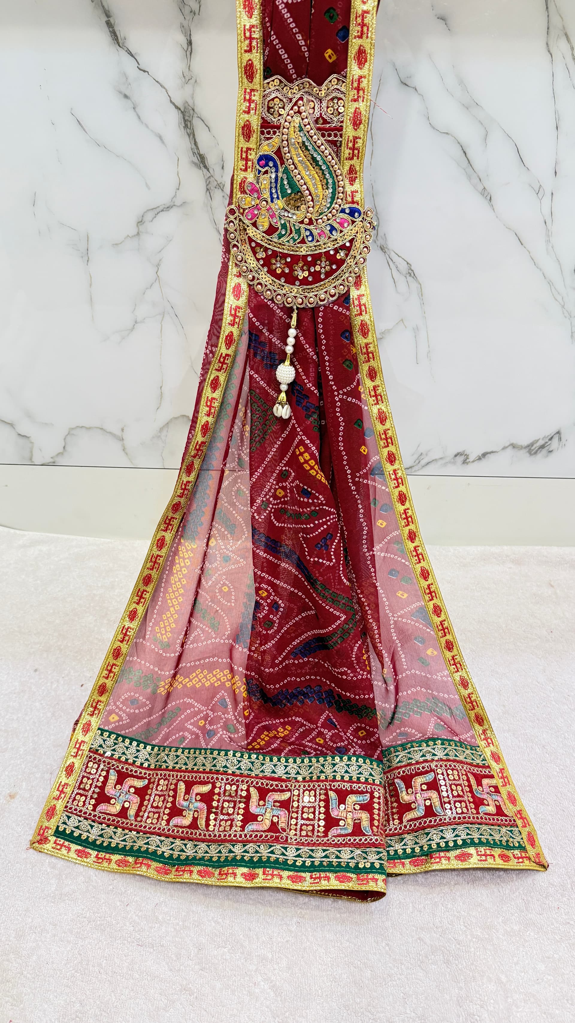 Renial brooch Dupatta With Peacock Buta