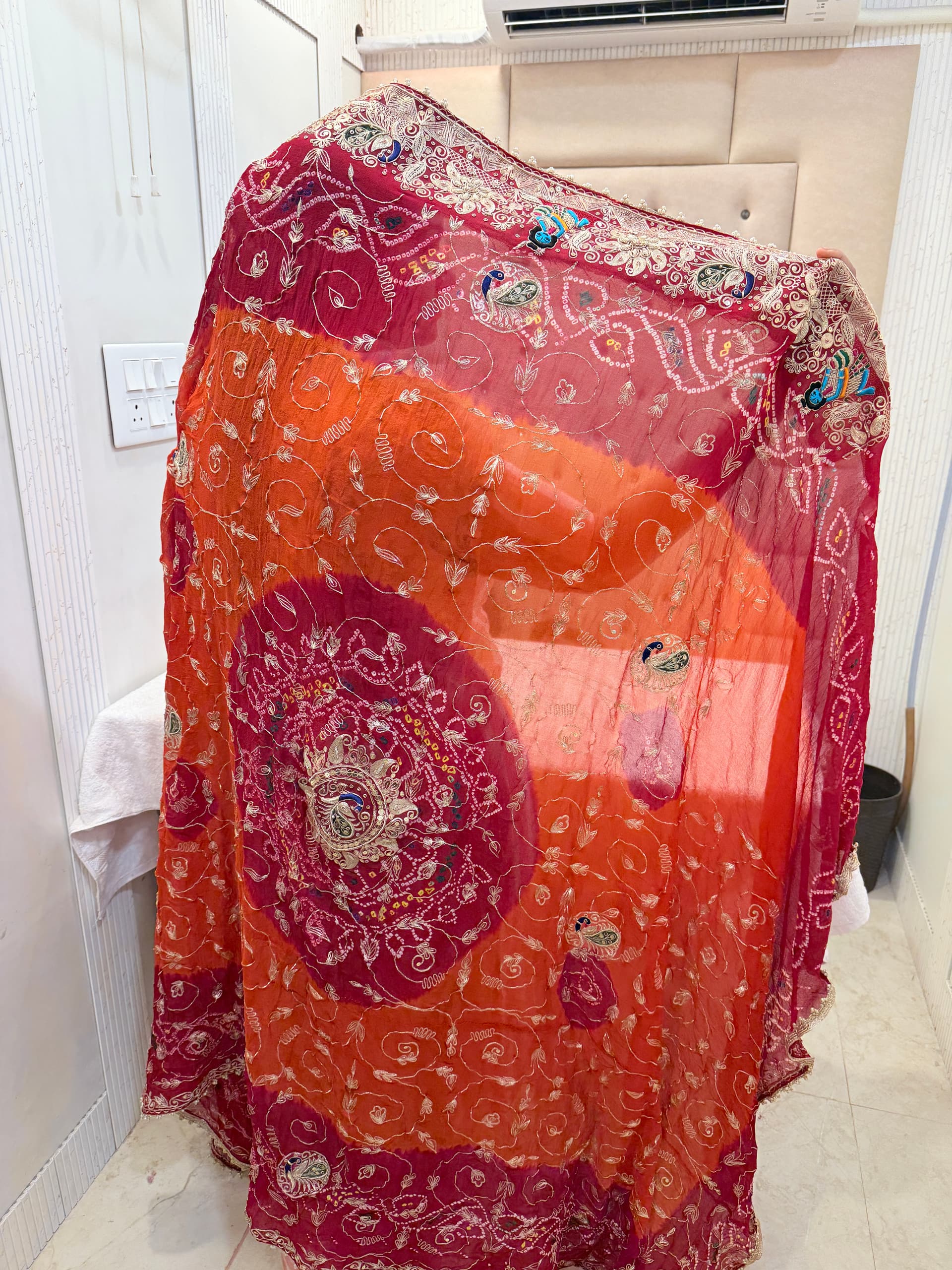 Jaal Peela Chunri With laddugopal