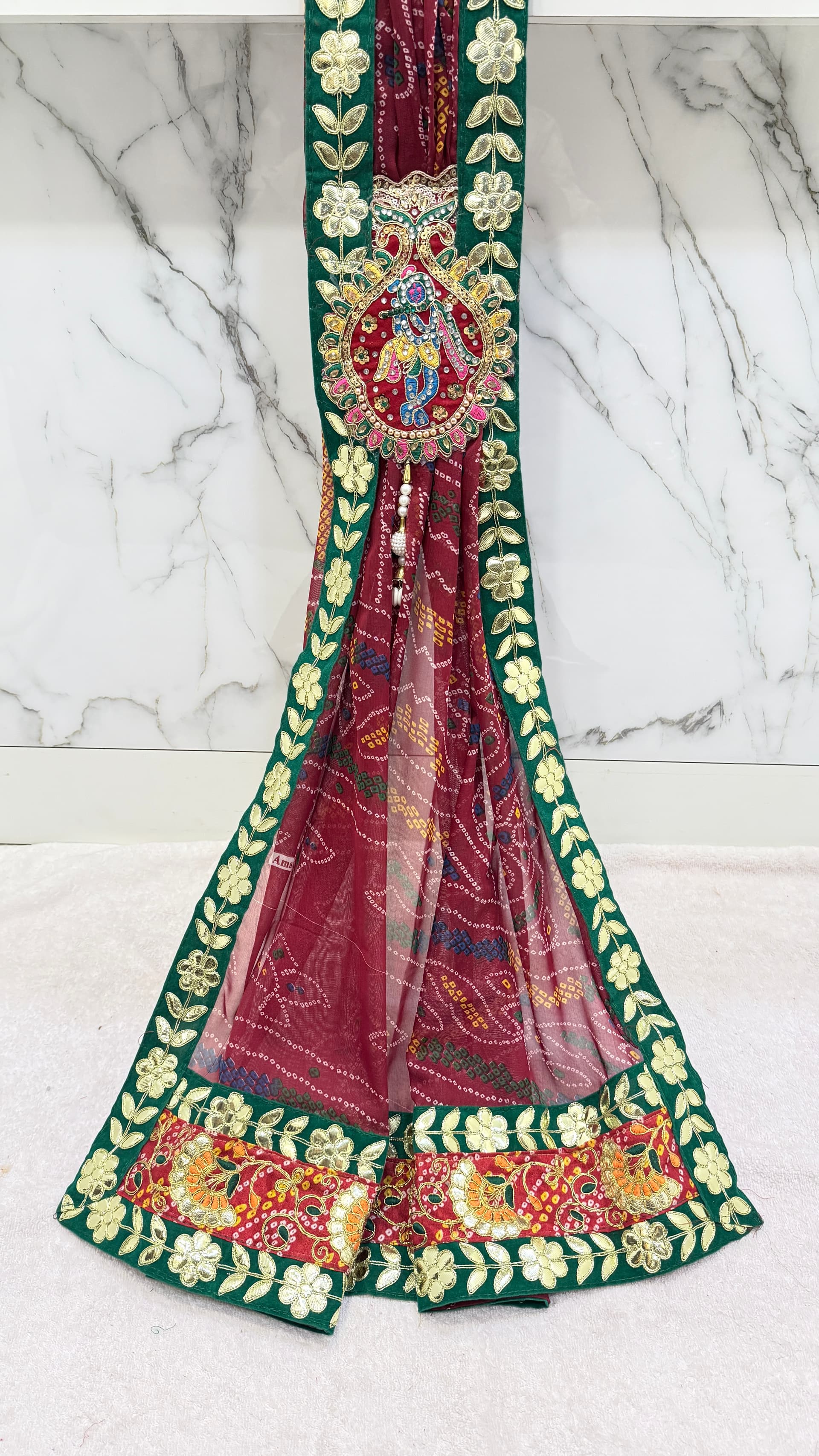 Renial brooch Dupatta With Krishna Buta