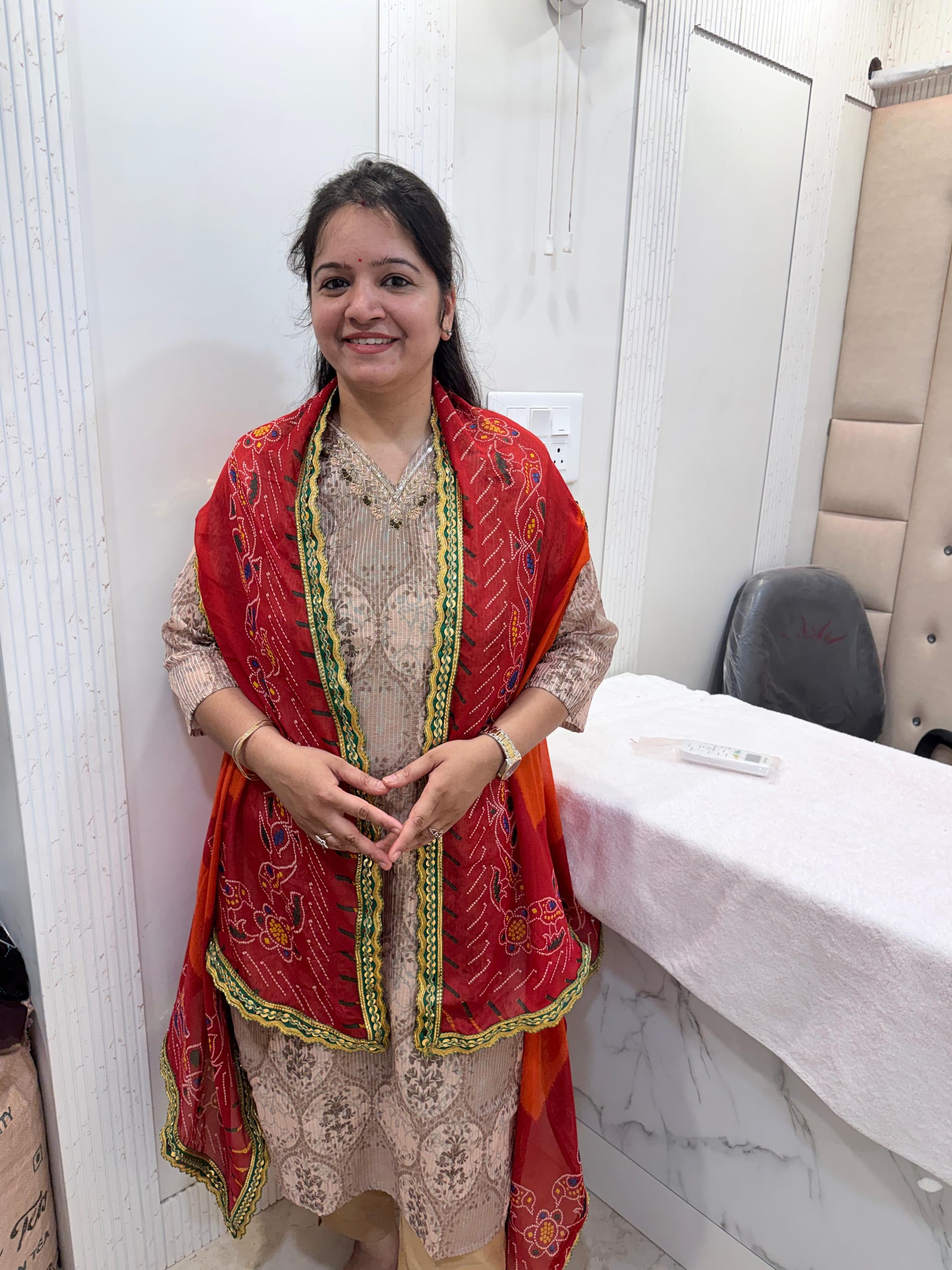 Renial Shrug with Green Border Peela