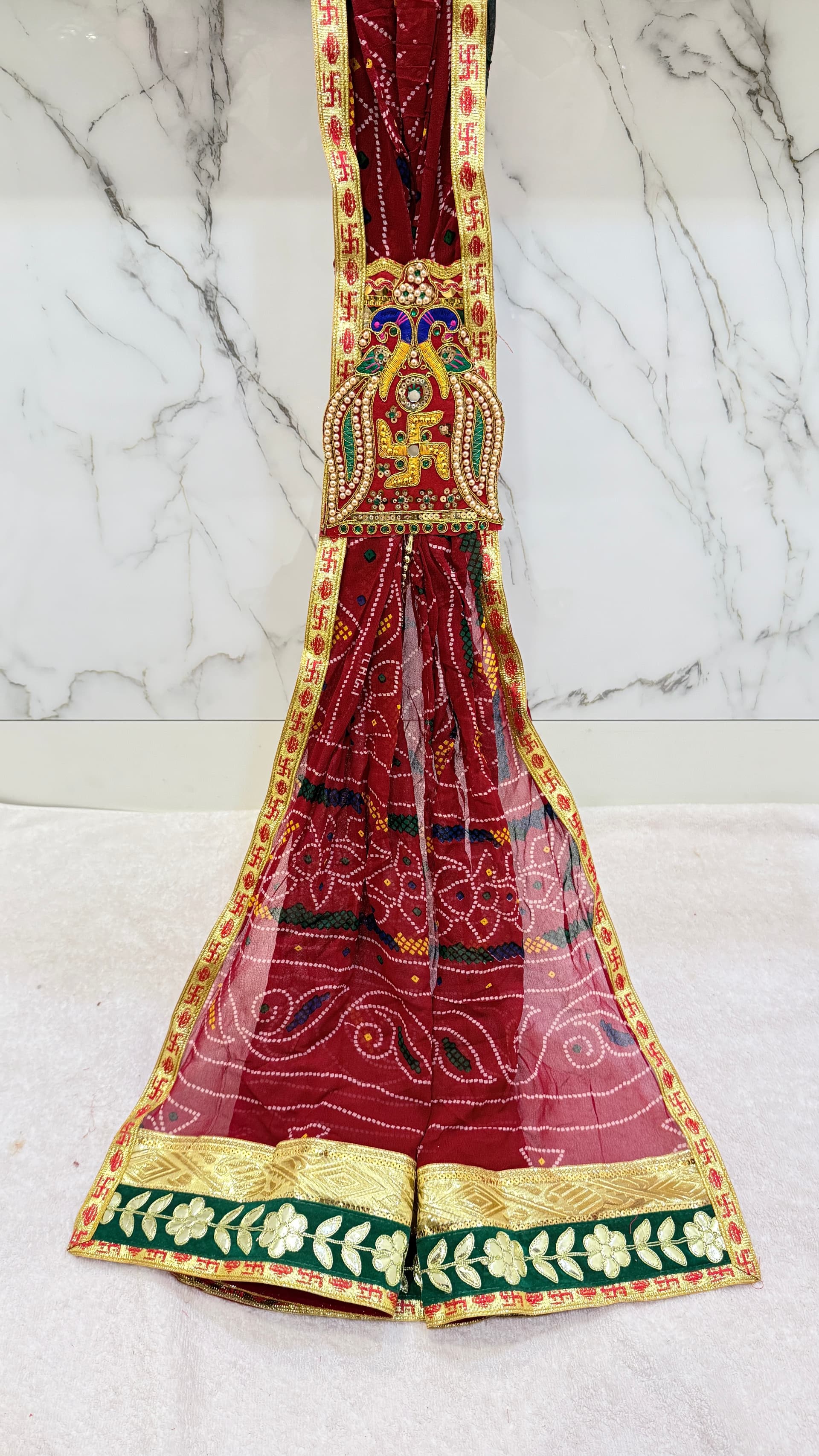 Georgette brooch Odana With Swastik Buta