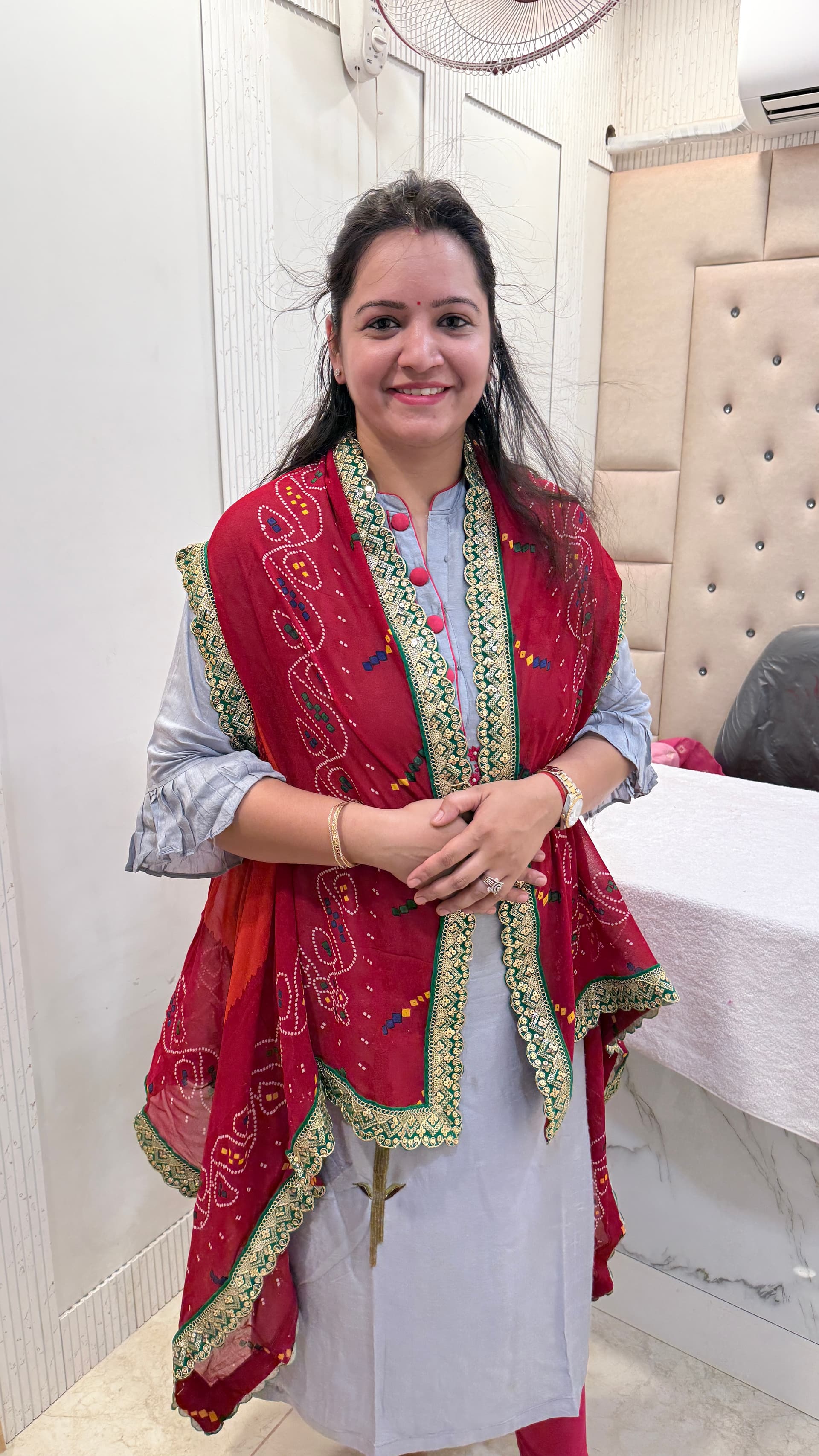 Georgette chunri Shrug With Green Border-Peela