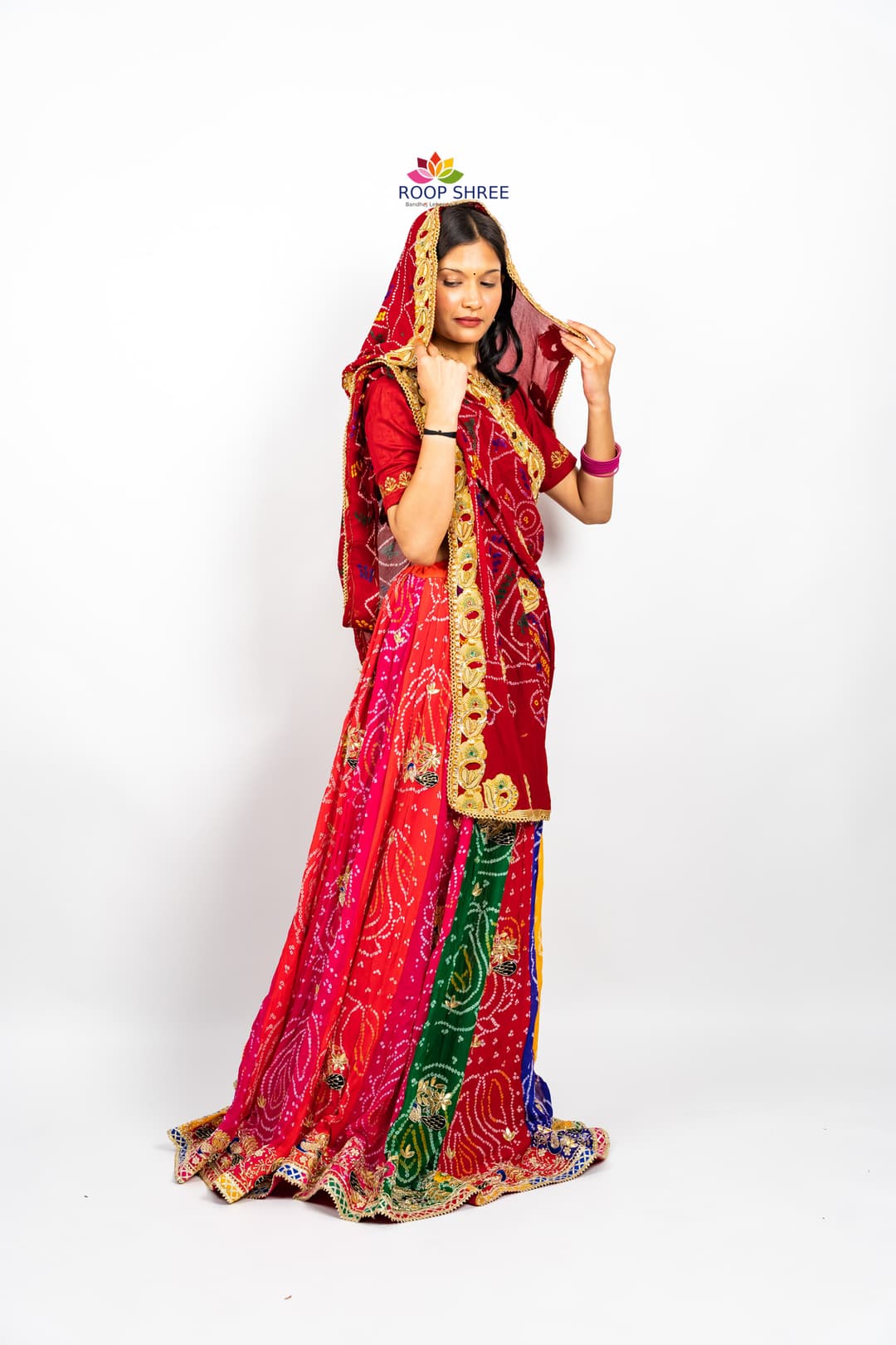 Ek Paat Mandawa Bandhej Chunri