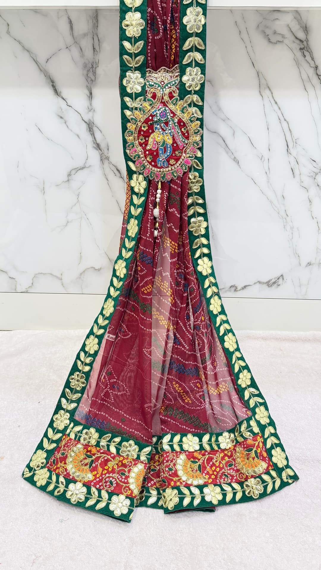 Renial brooch Dupata With Krishna Buta