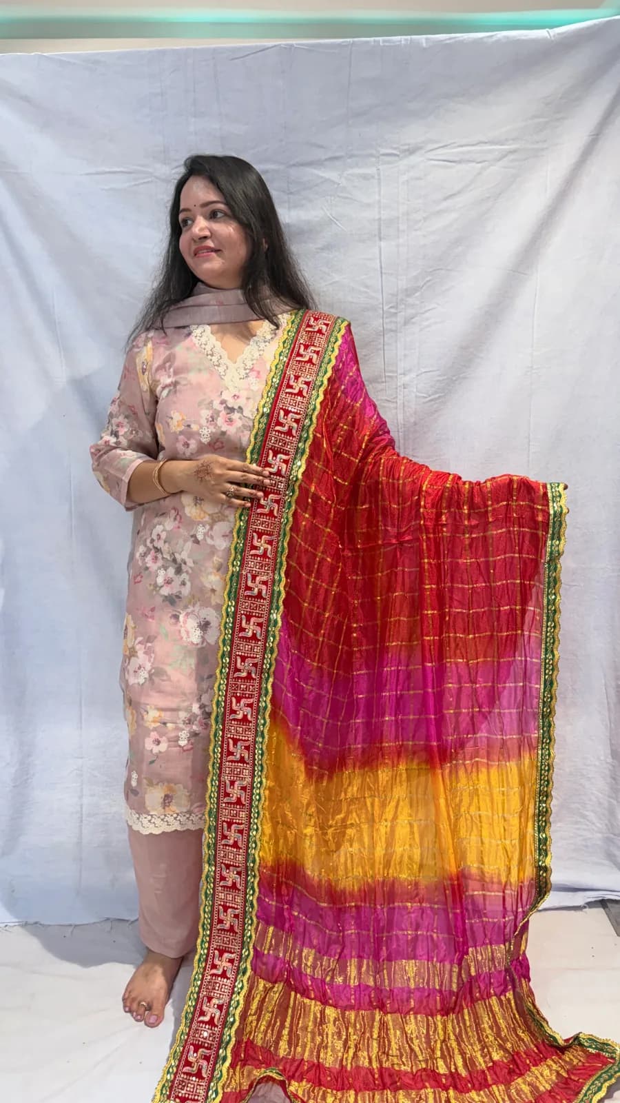 Tapeta Ghatchola Dupata with Swastik Lace