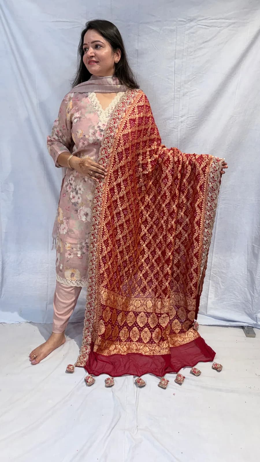 Royal Kadhi Georgette Dupatta with Handwork Lace Border
