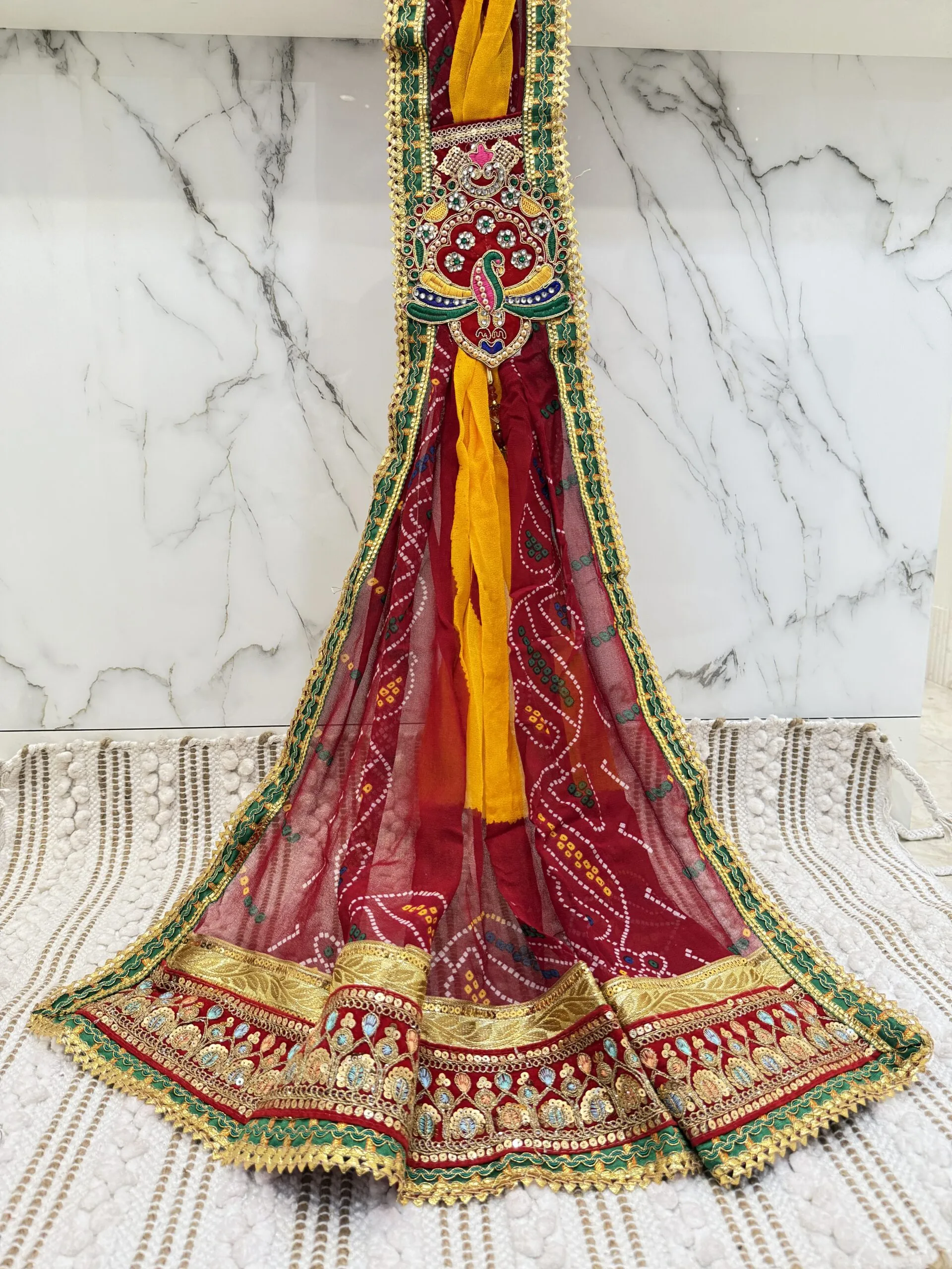 Georgette brooch Odana With Peacock Buta